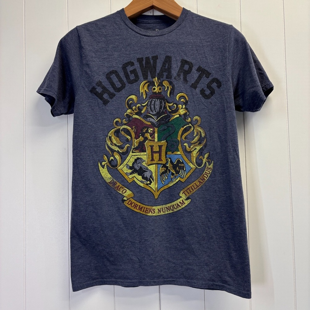 Harry Potter Womens Graphic Print Iconic Hogwarts Tee Size M Magical Classic